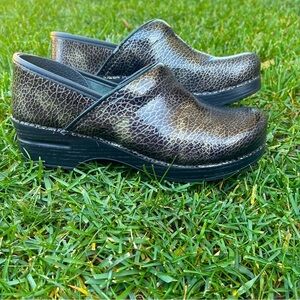 Dansko Women's Mules in Metallic Brown